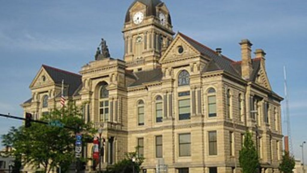 Hancock County Courthouse in Findlay Ohio with historic architecture and decorative dome